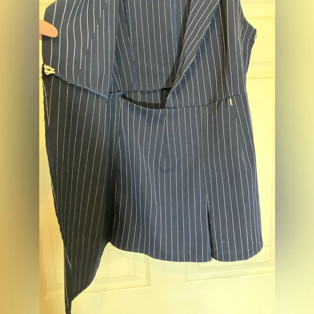 Favlux Fashion shorts romper, pinstripe, excellent condition, large - Picture 2 of 4